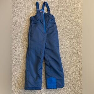 Kids snow pants swisstech size small 6-7 adjustable shoulders and waist